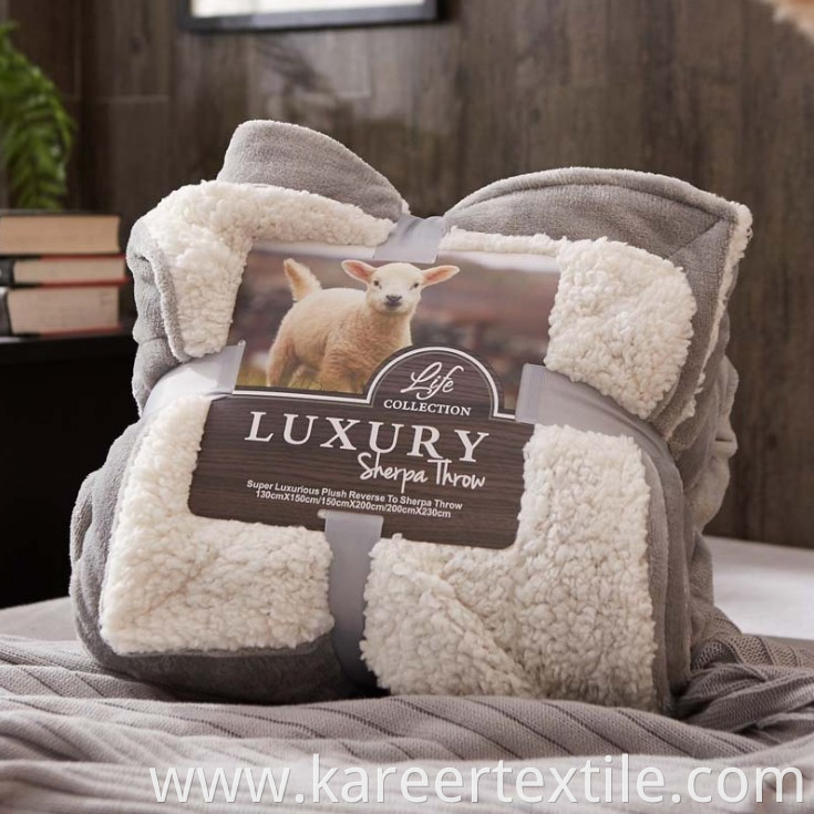 Hot portable custom logo fashion sherpa flannel bed fleece throw blanket